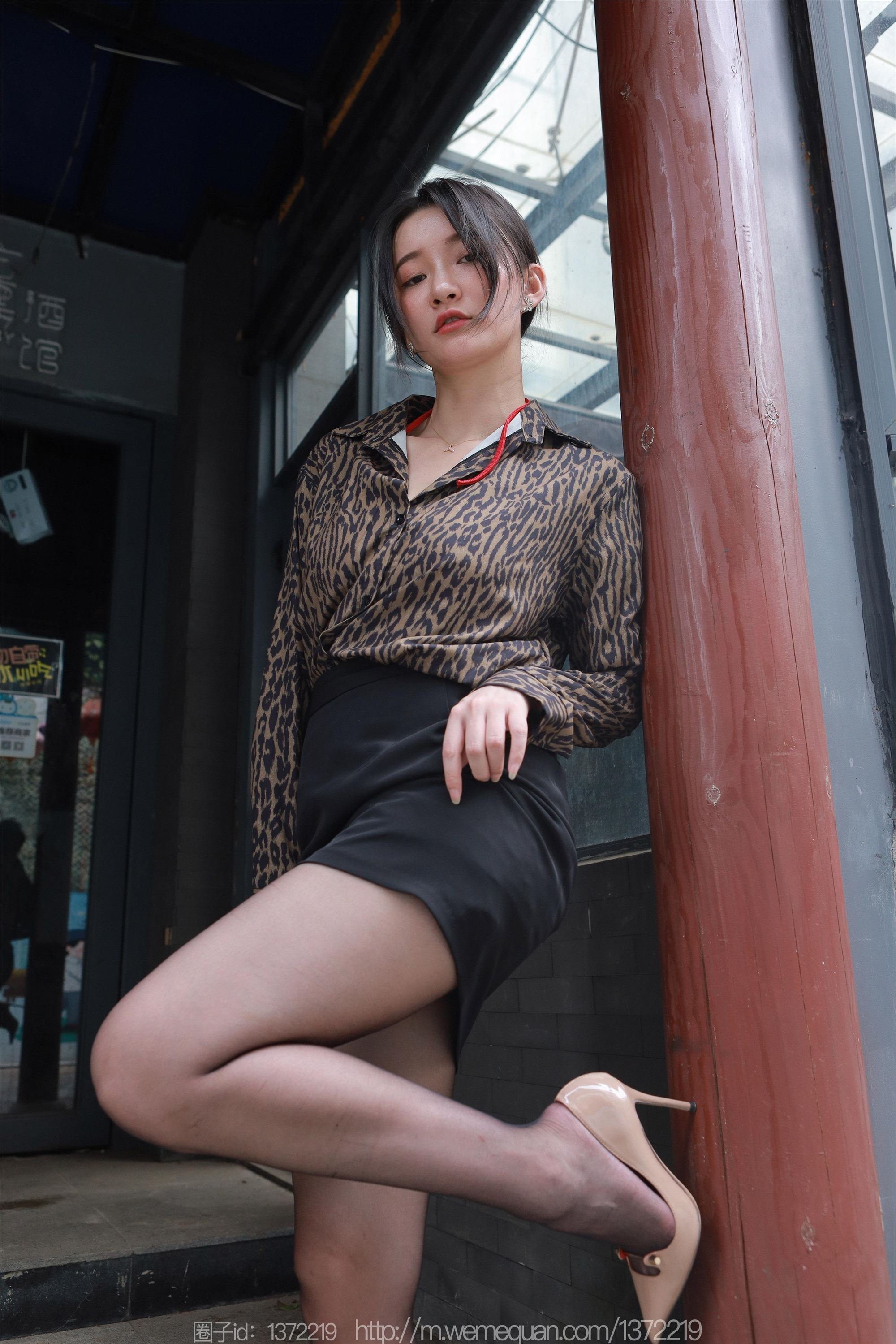 IESS异思趣向  2023.07.24 丝享家 1488 秋秋《孤身走暗巷》